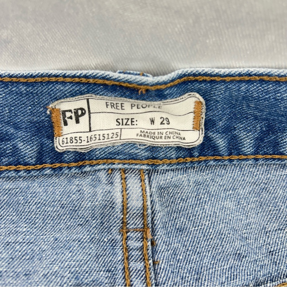 Free People Distressed Jean Shorts Size W29 - Picture 2 of 6